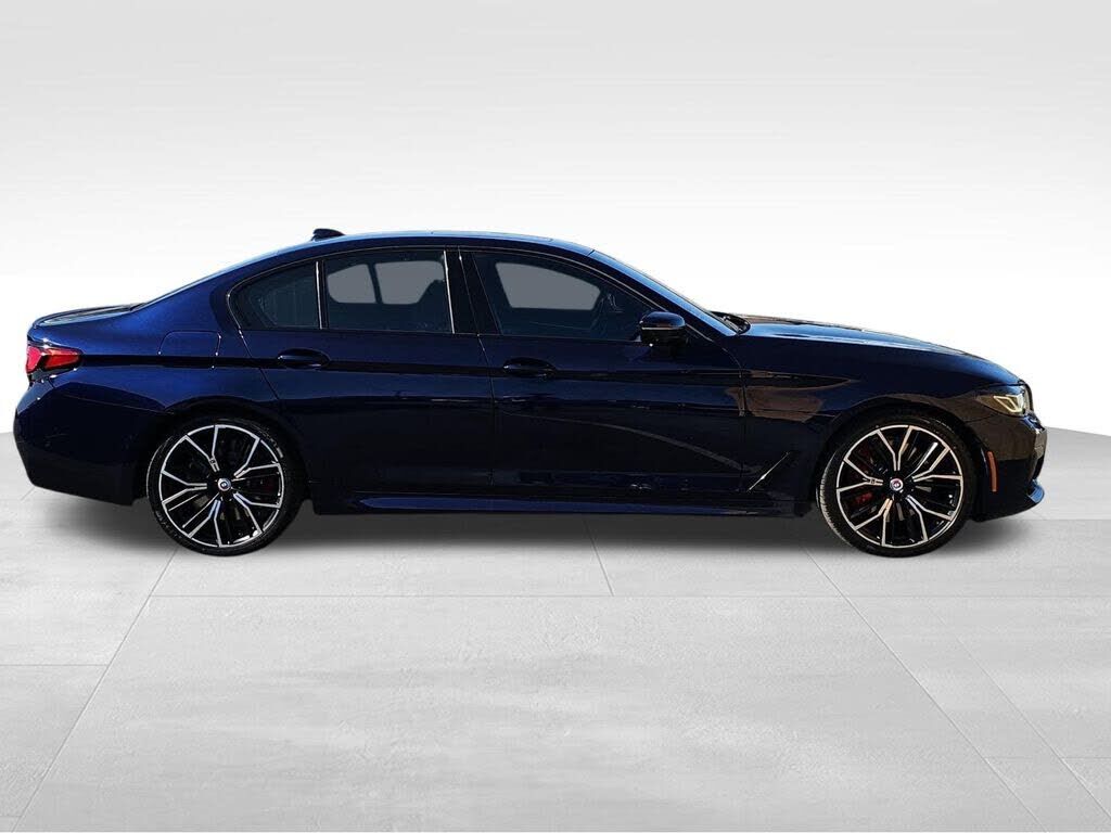 2023 BMW M550i