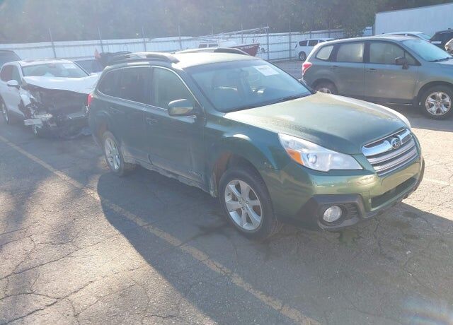 2013 SUBARU Outback