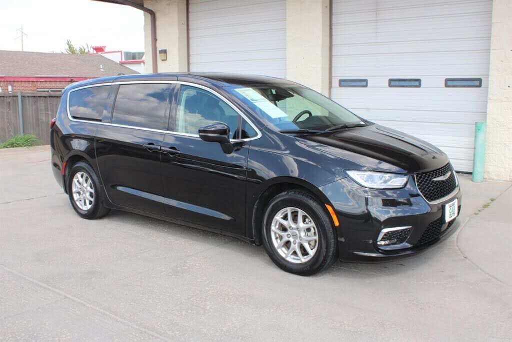 2023 CHRYSLER Pacifica