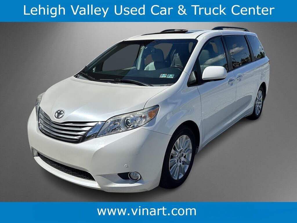 2012 TOYOTA Sienna
