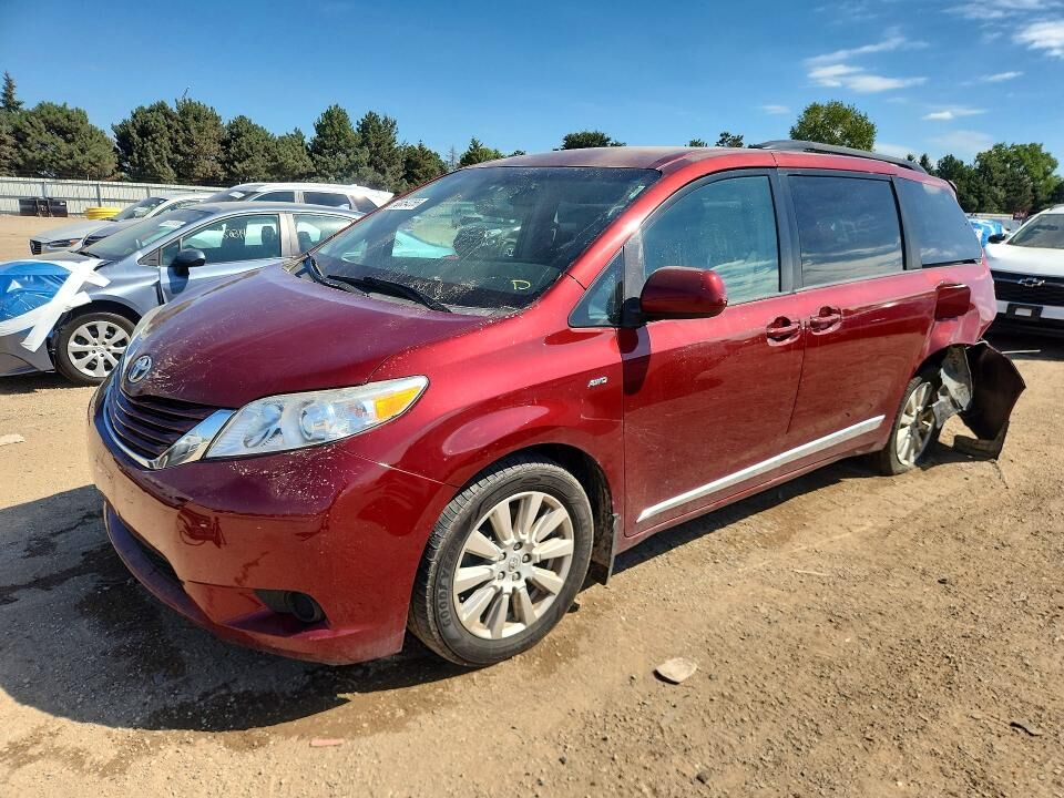 2017 TOYOTA Sienna