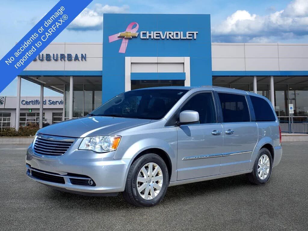 2016 CHRYSLER Town and Country