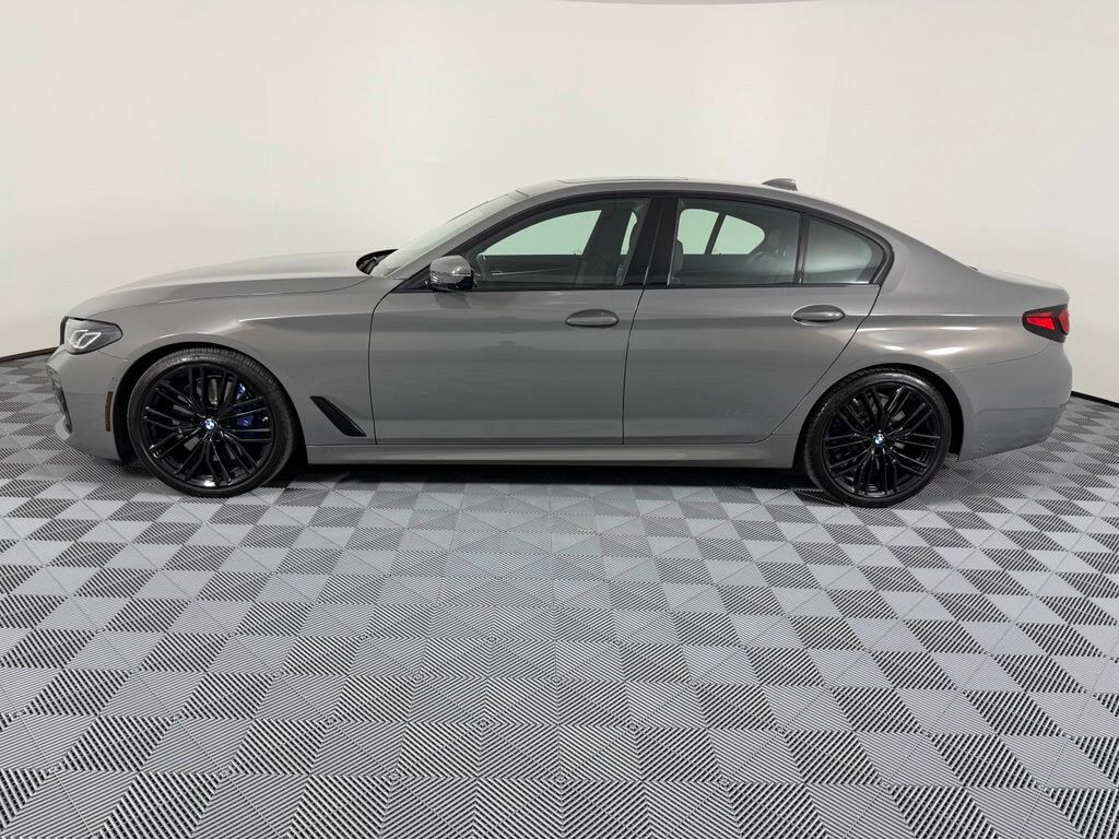 2022 BMW M550i