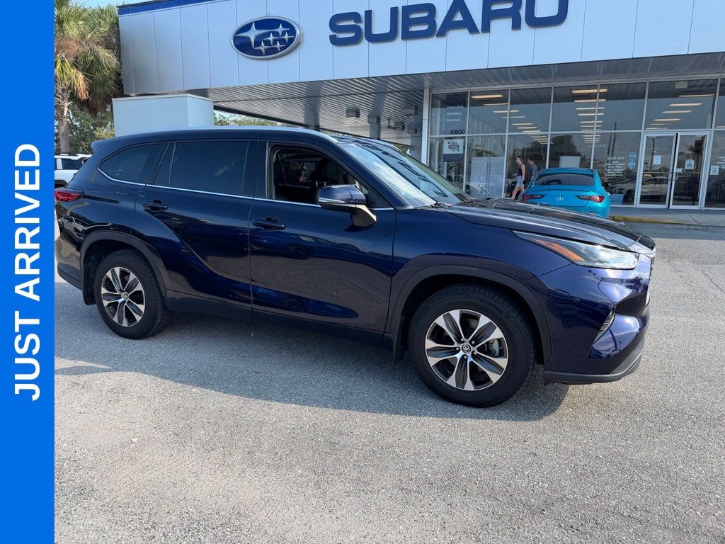 2022 TOYOTA Highlander