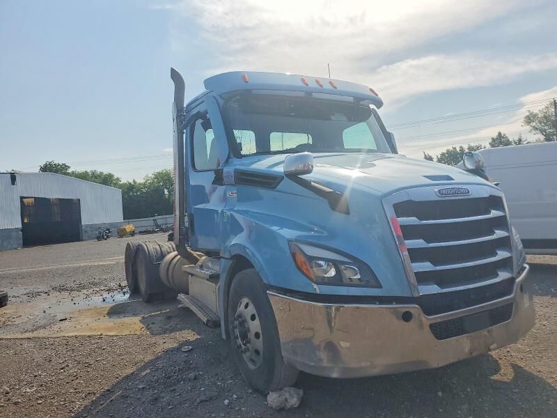 2021 FREIGHTLINER Cascadia