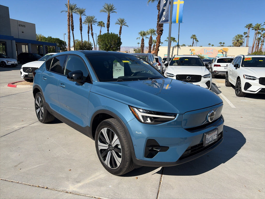 2023 VOLVO C40