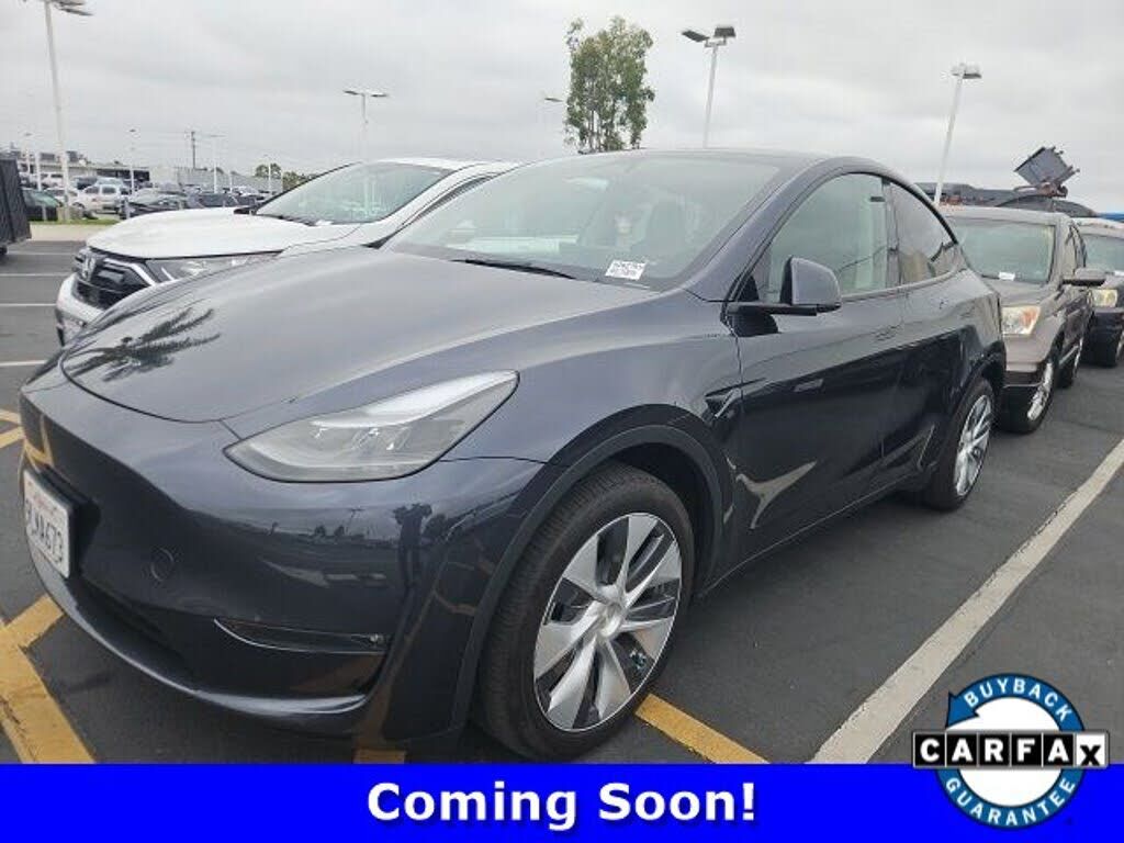 2024 TESLA Model Y