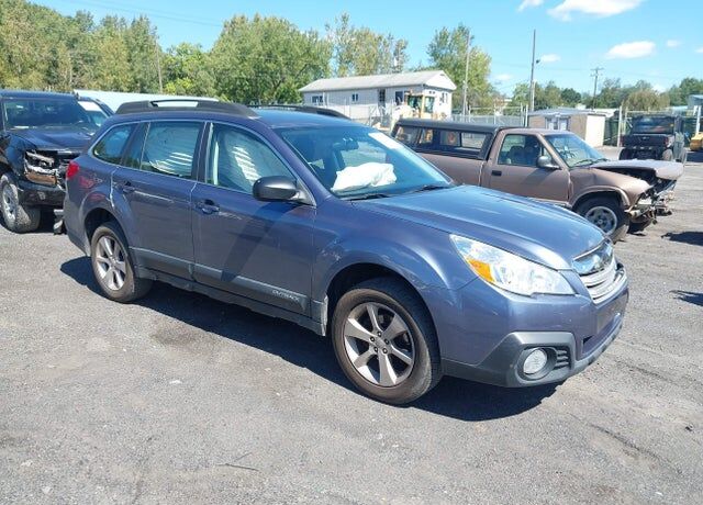 2014 SUBARU Outback