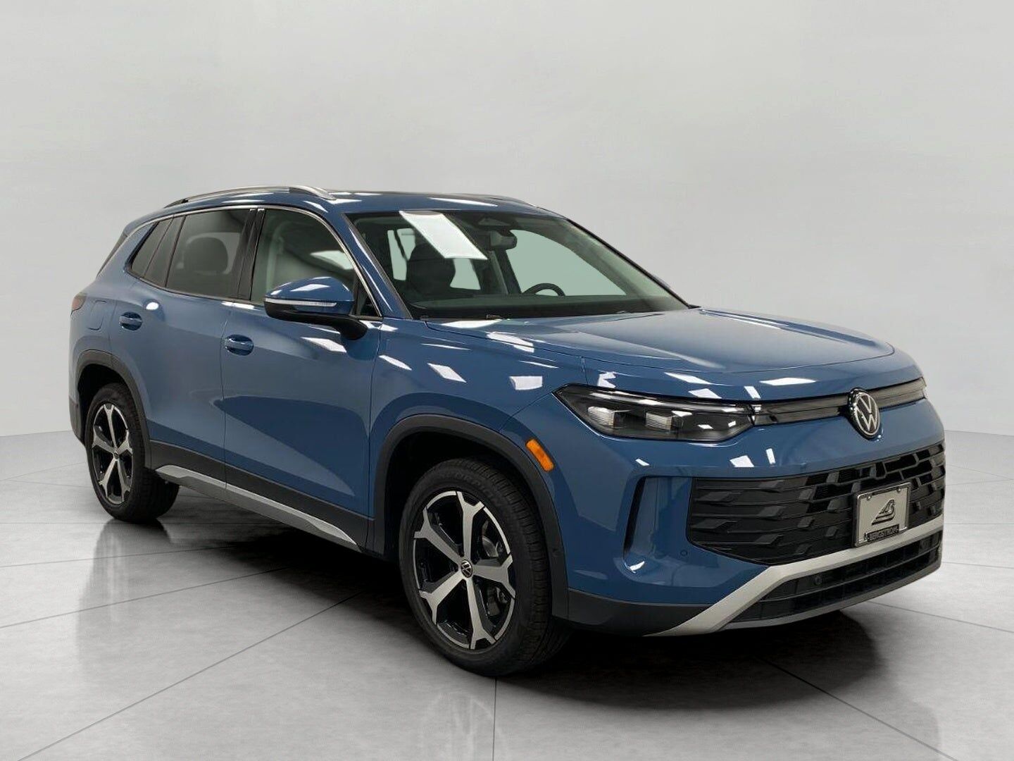 2026 VOLKSWAGEN Tiguan