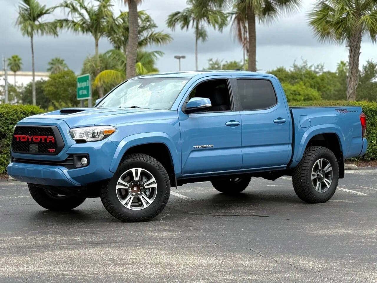2019 TOYOTA Tacoma
