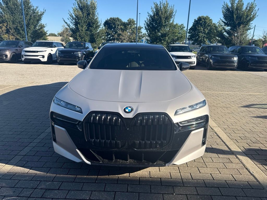2023 BMW 760i
