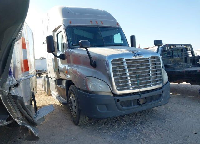 2016 FREIGHTLINER Cascadia