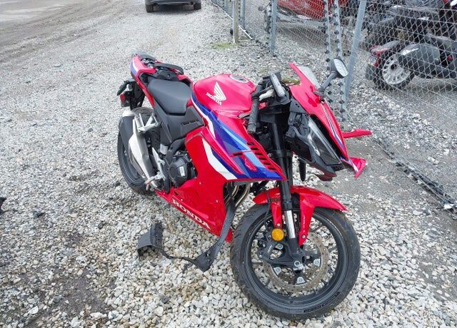 2025 HONDA CB