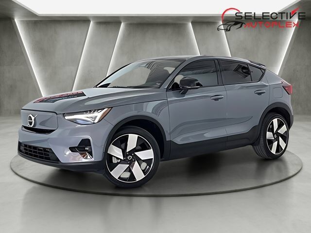 2023 VOLVO C40