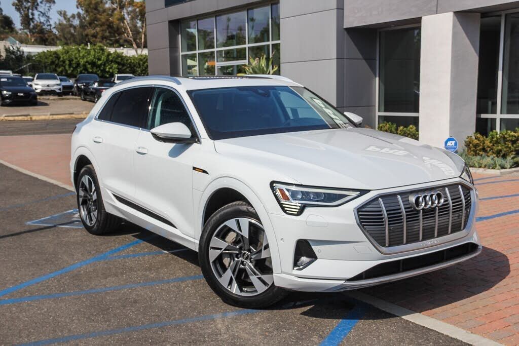 2023 AUDI e-tron