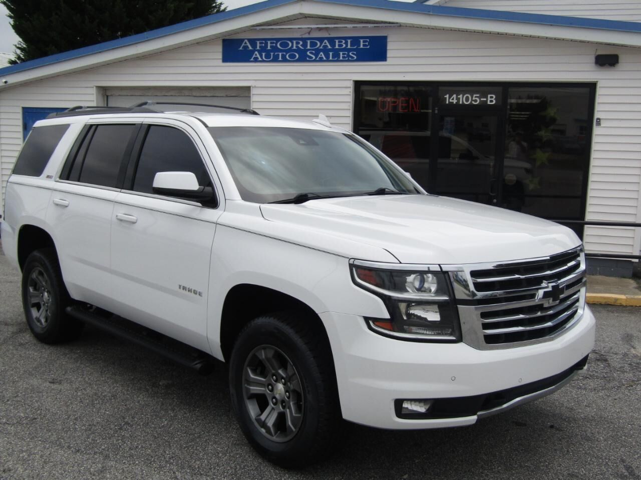 2017 CHEVROLET Tahoe