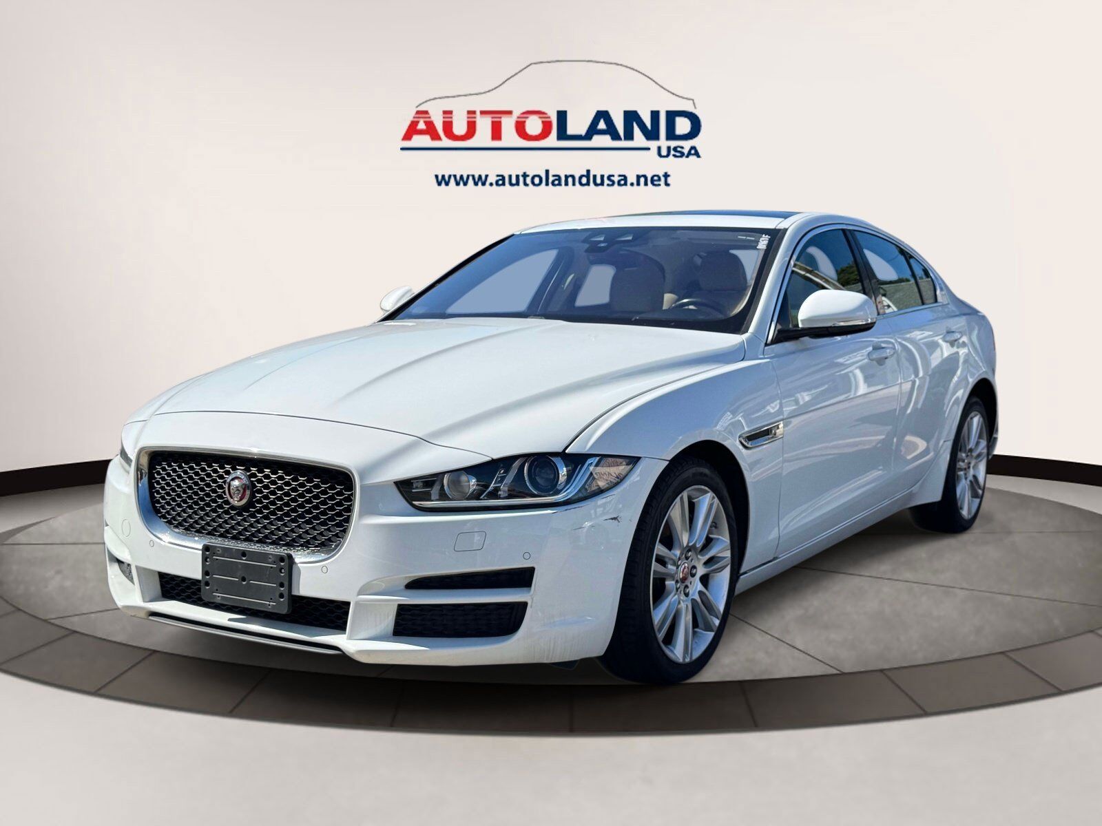2019 JAGUAR XE