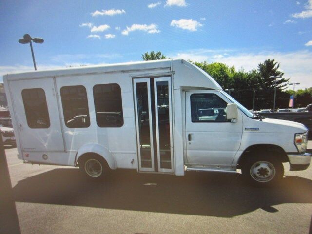 2018 FORD E-350