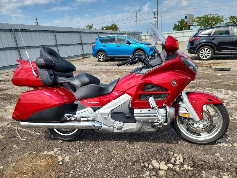 2016 HONDA GL1800