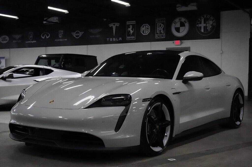 2021 PORSCHE Taycan