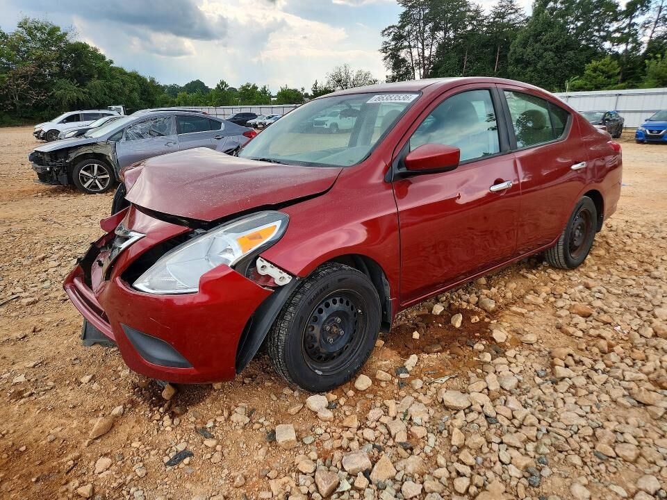 2016 NISSAN Versa