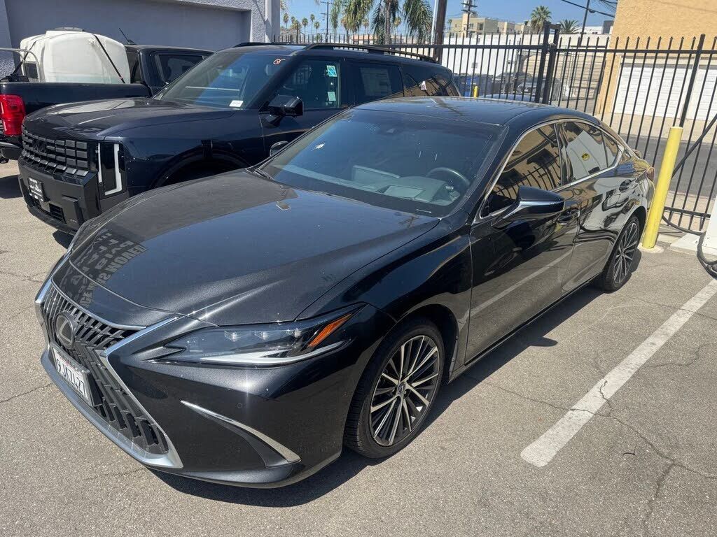 2024 Lexus ES