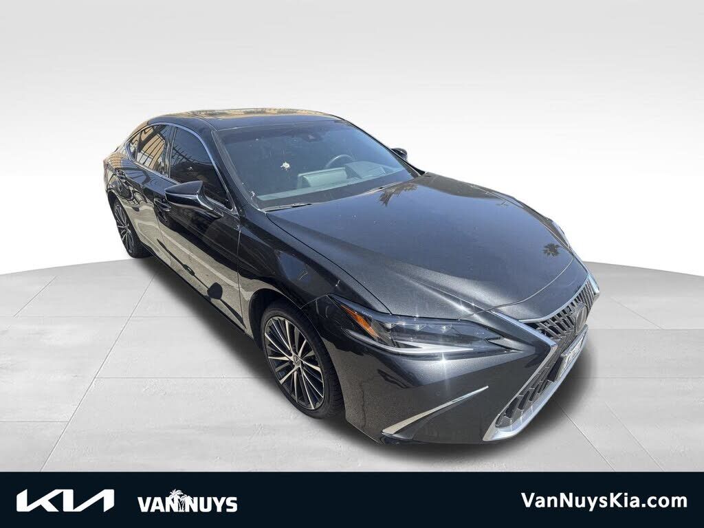 2024 LEXUS ES