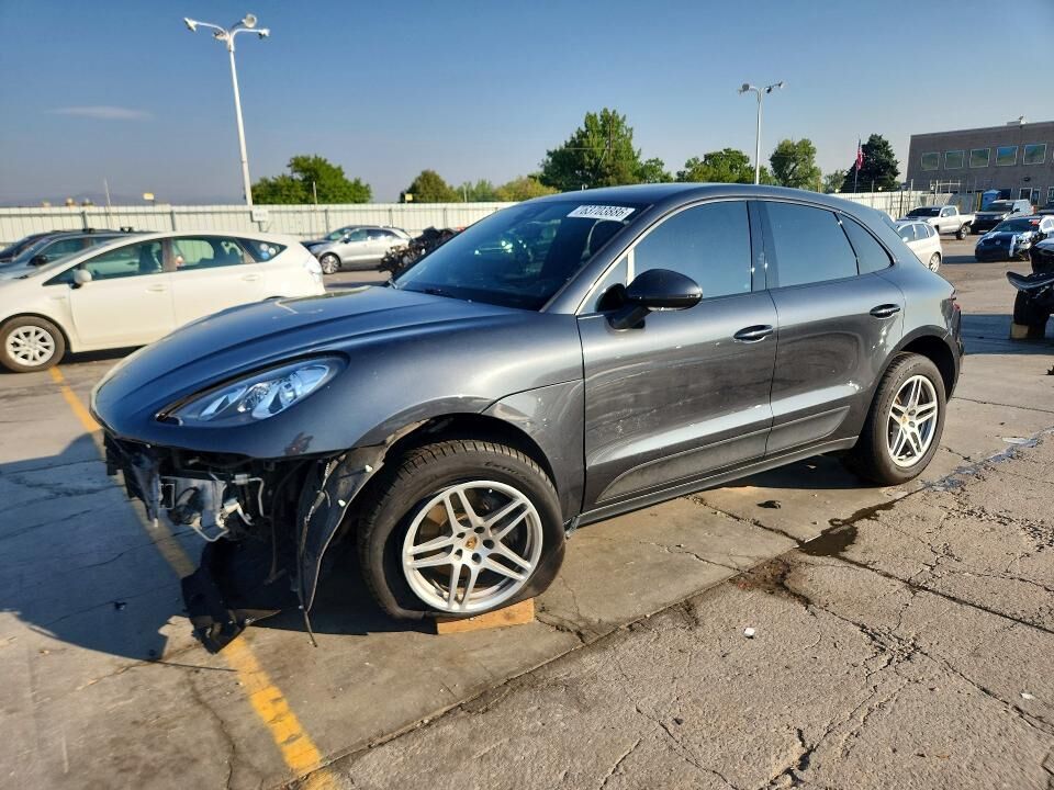 2018 PORSCHE Macan
