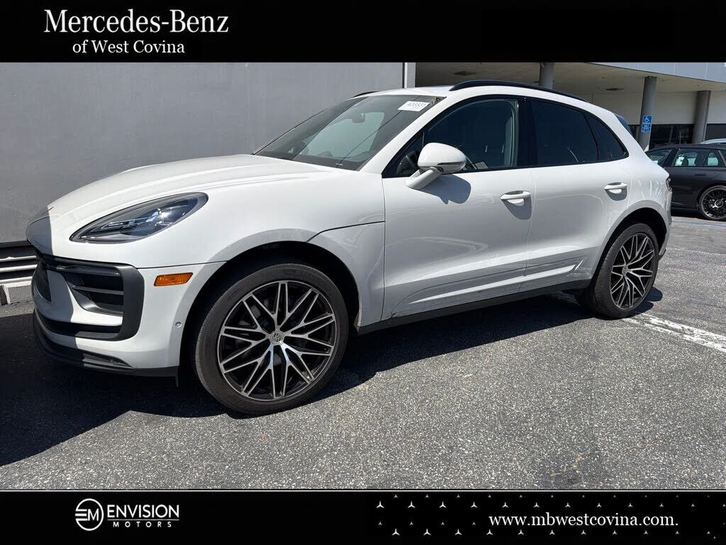 2024 PORSCHE Macan