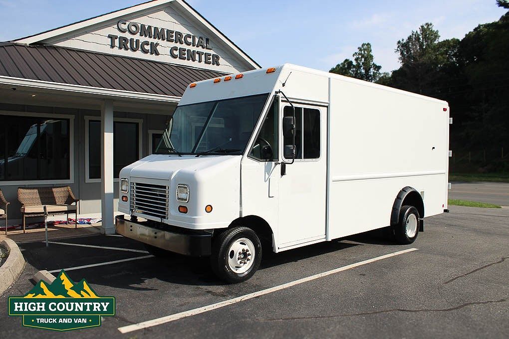 2011 FORD E-450