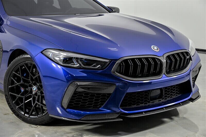 2022 BMW M8