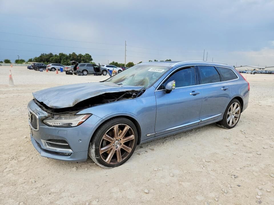 2018 VOLVO V90