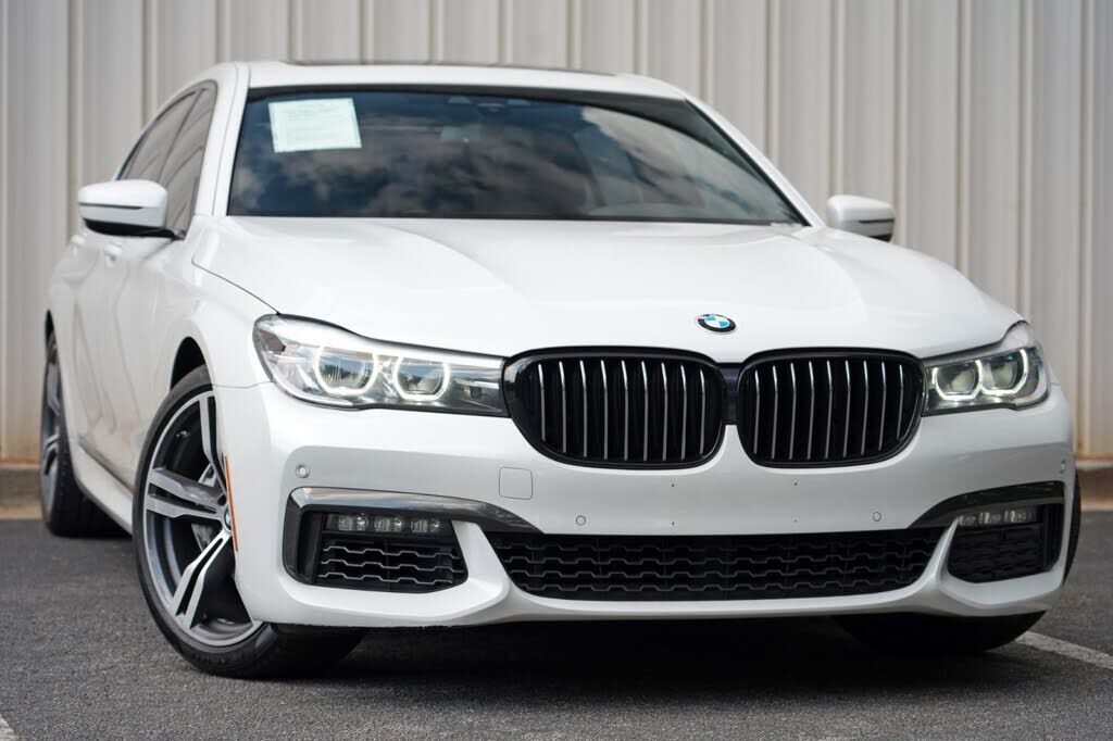 2019 BMW 740i