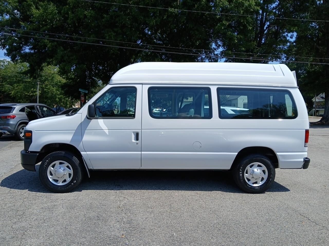 2012 FORD E-250