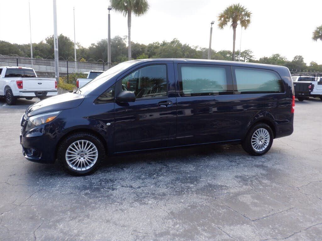 2022 Mercedes-Benz METRIS