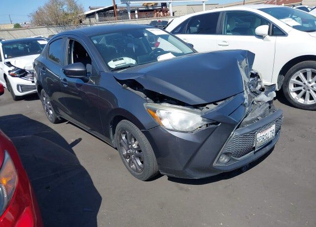 2019 TOYOTA Yaris