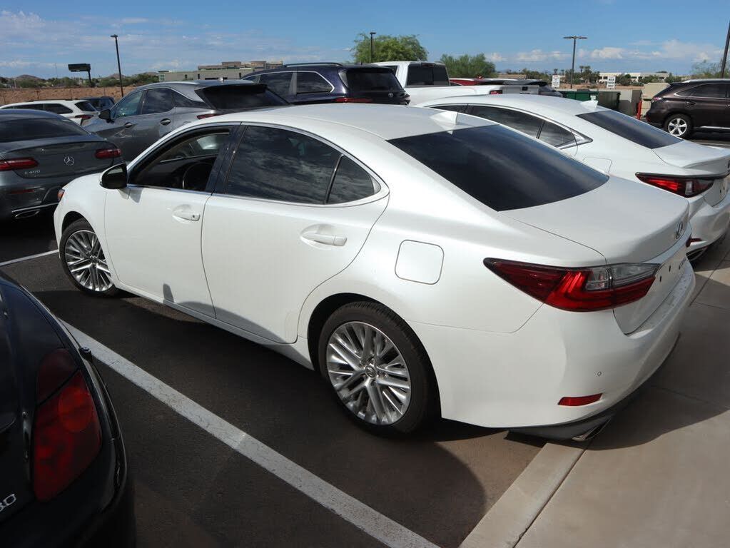 2016 Lexus ES