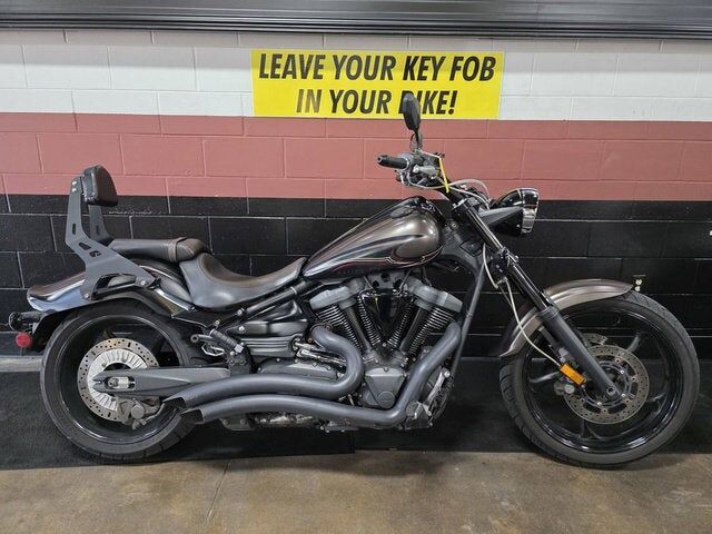 2014 YAMAHA XV19SCL