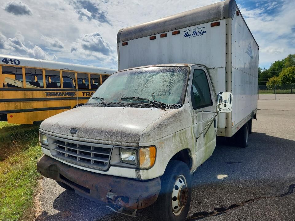 2001 FORD E-350