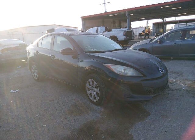 2013 MAZDA Mazda3