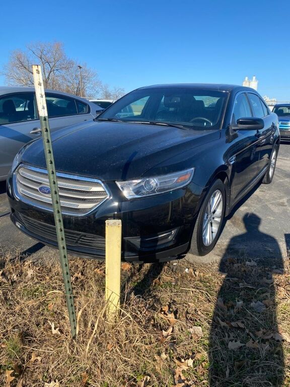 2017 FORD Taurus