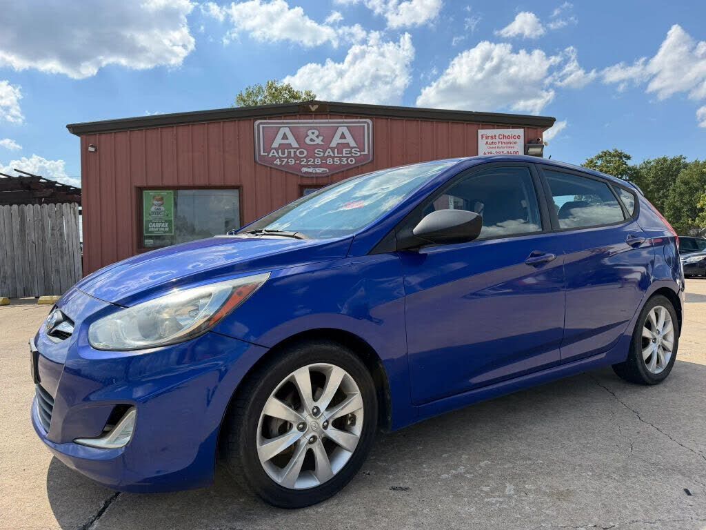 2012 HYUNDAI Accent