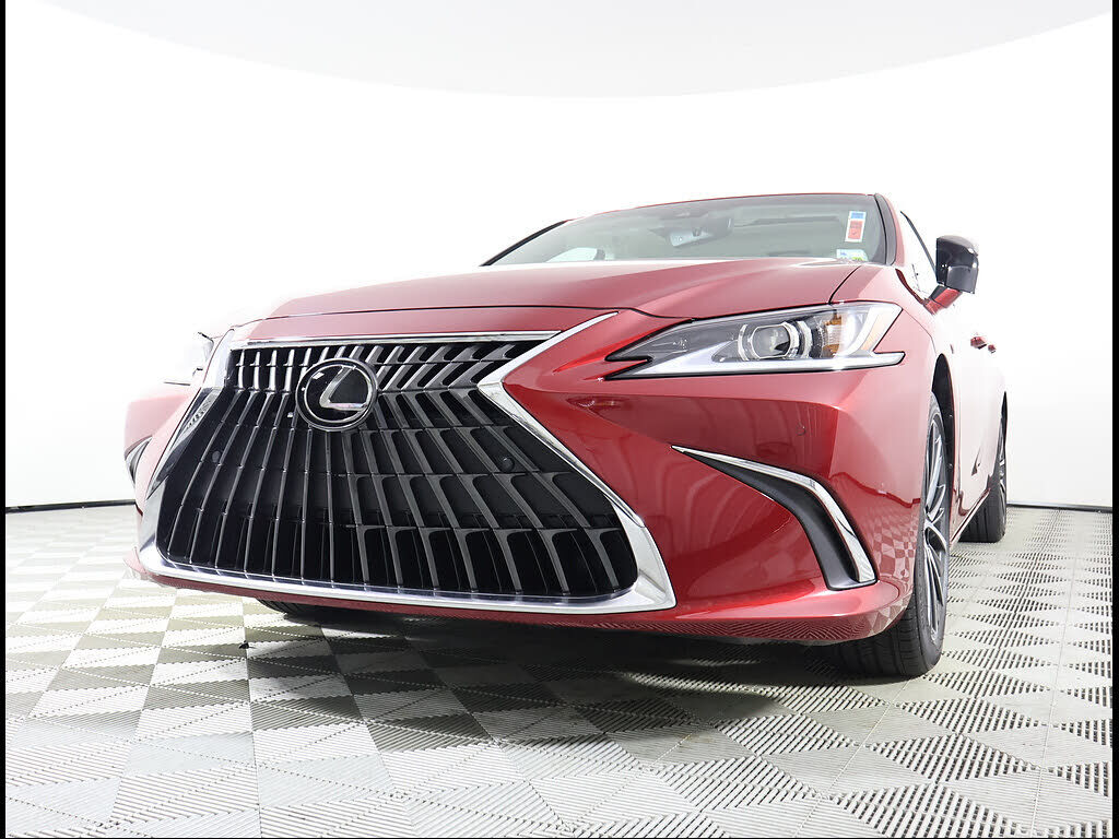 2025 Lexus ES