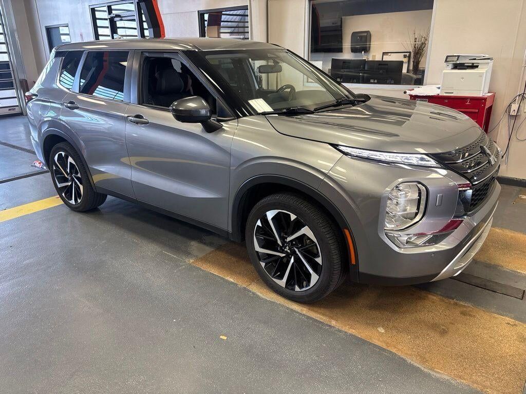 2022 MITSUBISHI Outlander