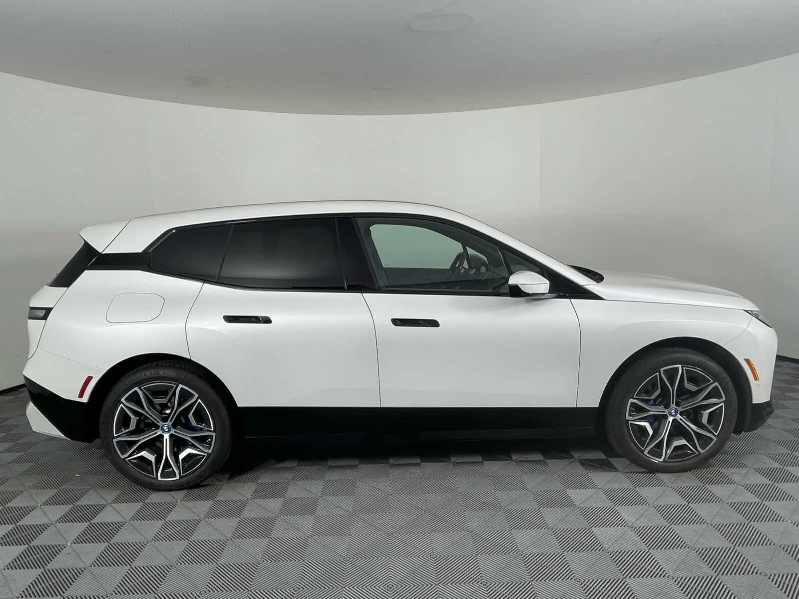 2024 BMW iX