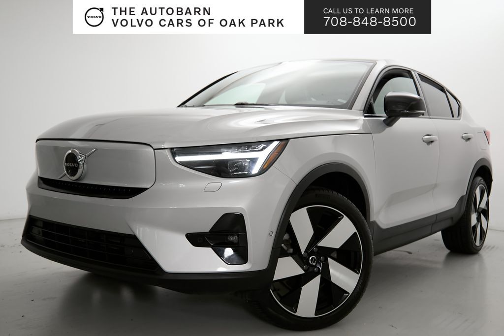 2023 VOLVO C40