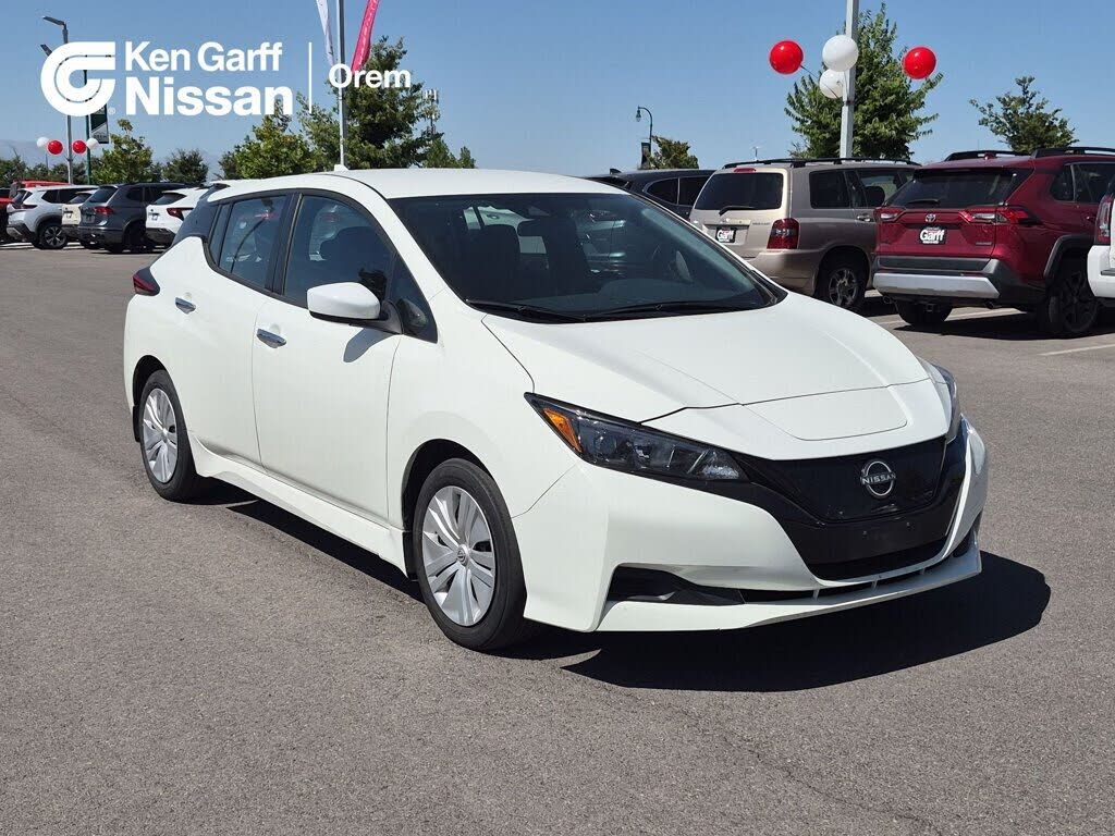 2025 NISSAN Leaf