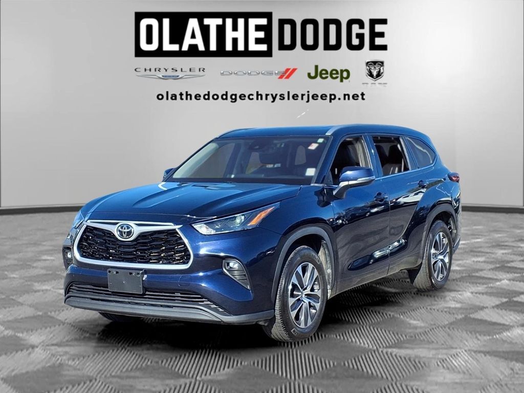 2022 TOYOTA Highlander