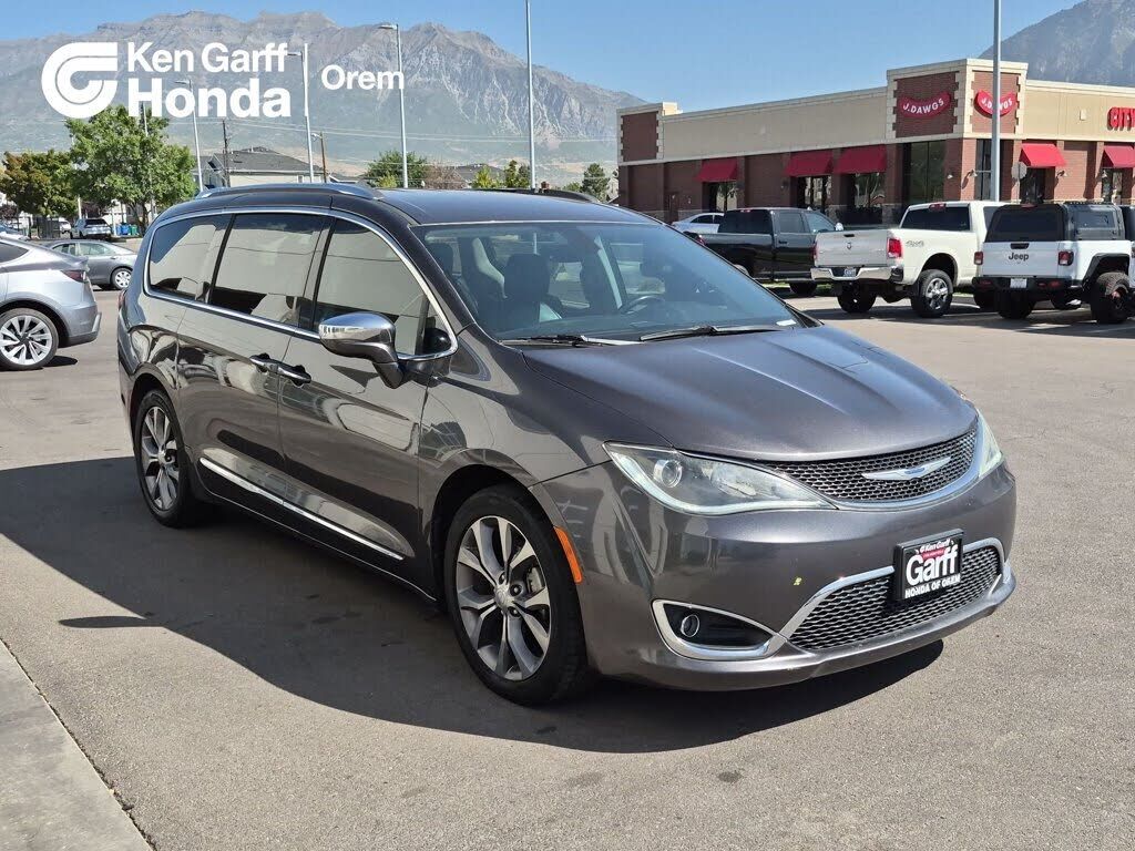 2019 CHRYSLER Pacifica