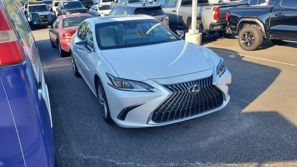 2022 Lexus ES